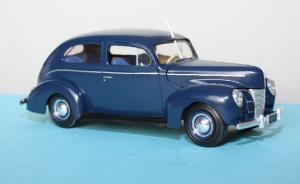 1940 Ford Tudor Deluxe Sedan