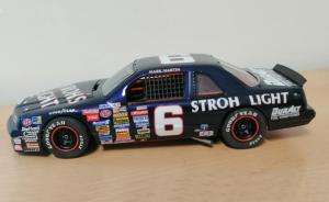 1988 Ford Thunderbird Stroh Light (1:24 Monogram)