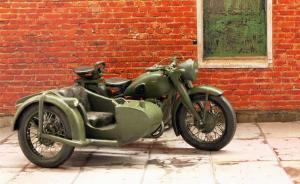 Dnepr M-72 Beiwagenmaschine