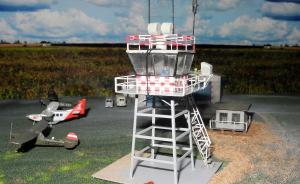 : Tower für kleinen Flugplatz