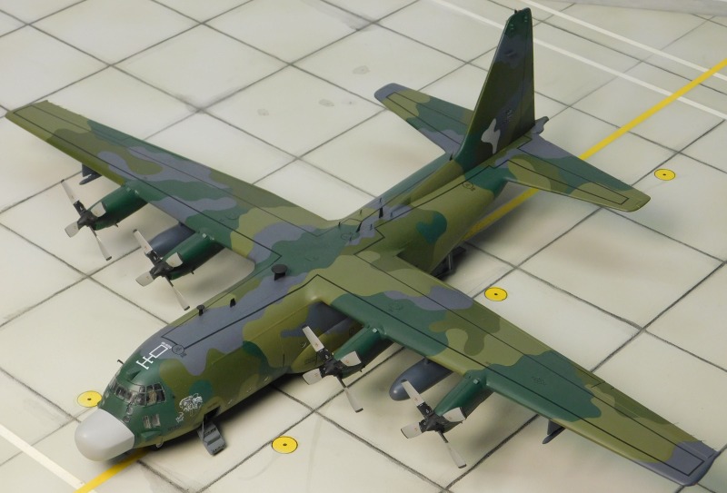 Walkaround 1 - Lockheed MC-130H Combat Talon II - Merlin´s Majic  BuNo 86-1699 - 7th SOS , 352 SOG - RAF Mildenhall 2001  