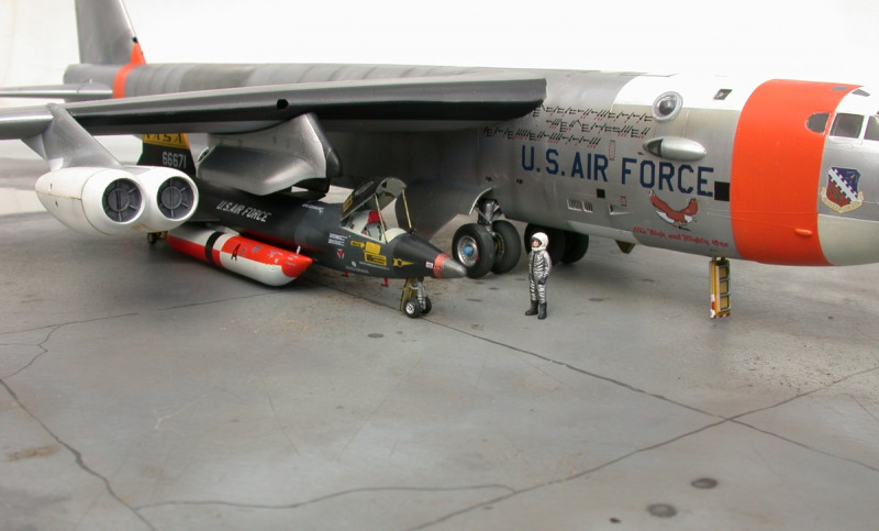 Boeing NB-52A mit North American X-15A-1