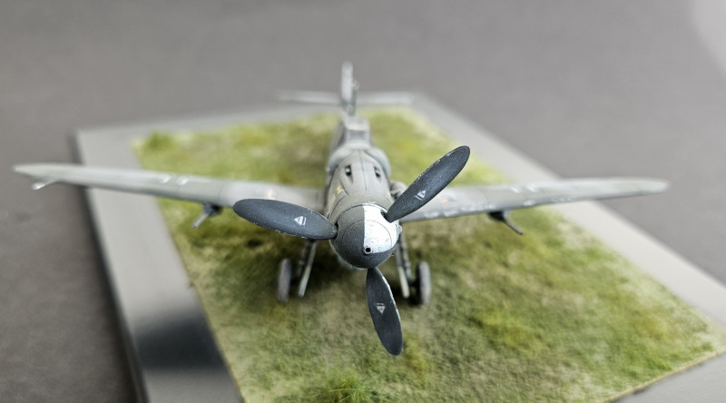 Messerschmitt Bf 109 G-6 Trop