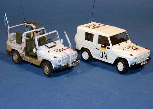 Der dänische Wolf neben einem Fertigmodell als UNOSOM-Fahrzeug der Bundeswehr