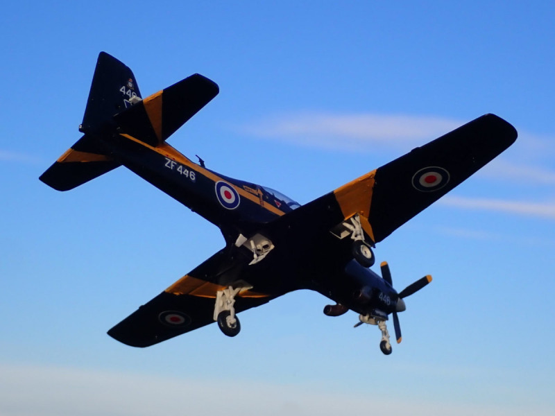 Short Tucano T1