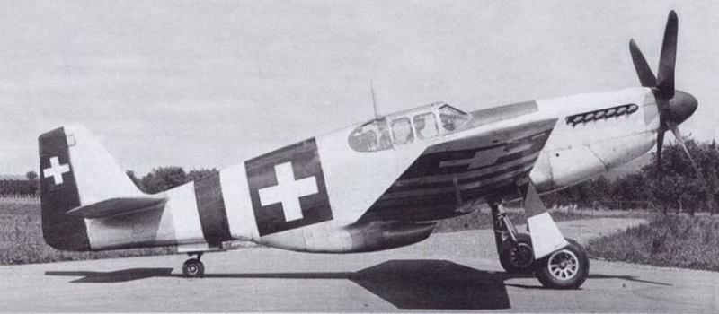 Die P-51B als J-900 mit Neutralitätsanstrich