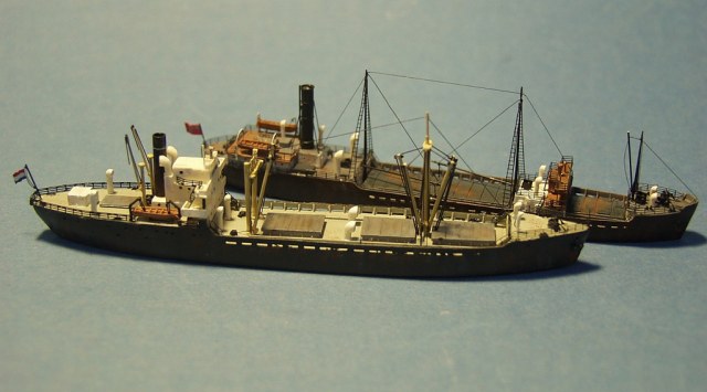 Küstenmotorschiff und Frachter