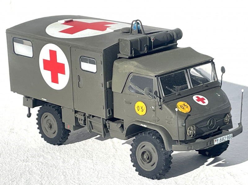 Unimog S404 mit SAN-Koffer (frühe Bauform) als KrKw