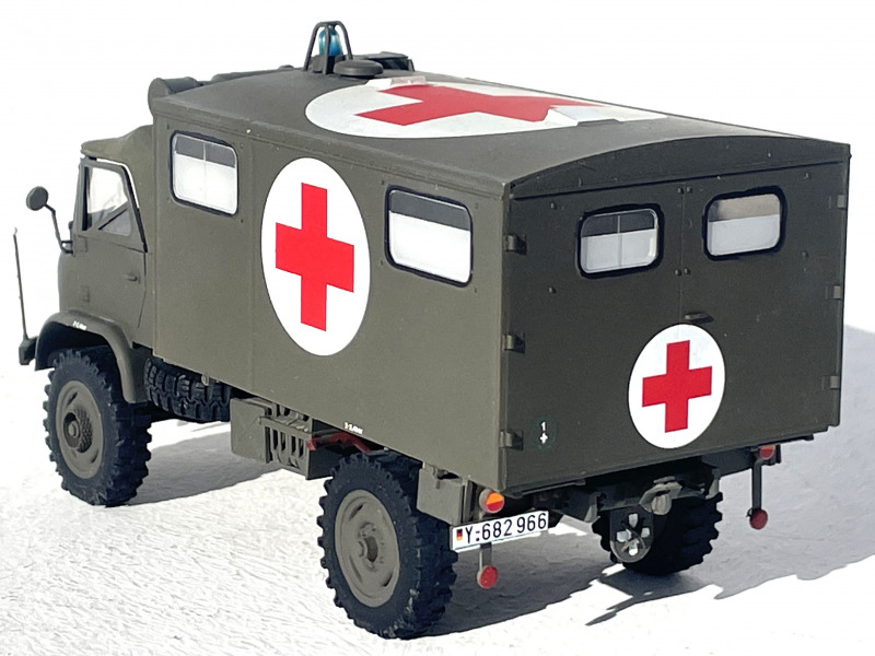 Unimog S404 mit SAN-Koffer (frühe Bauform) als KrKw