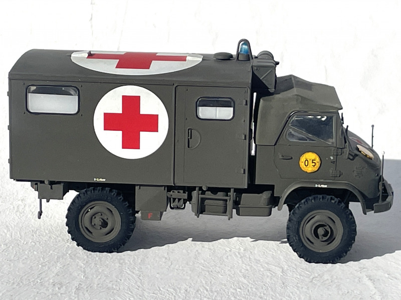 Unimog S404 mit SAN-Koffer (frühe Bauform) als KrKw
