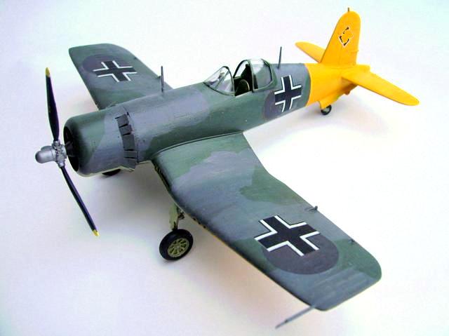 Chance Vought F4U-1 Corsair