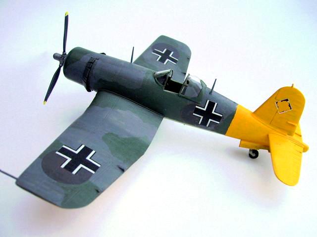 Chance Vought F4U-1 Corsair