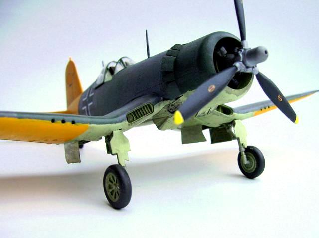 Chance Vought F4U-1 Corsair