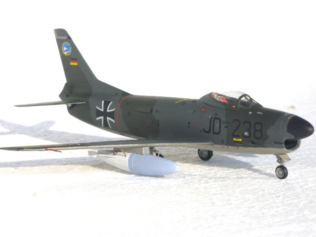 Dargestellt wird eine F-86K vom JG 74 in den zwischen 1961 und 1965
