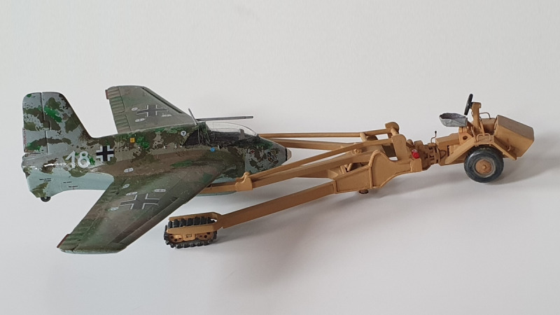 Scheuch-Schlepper für Me 163