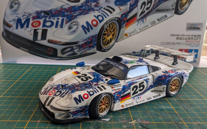 Porsche 911 GT1