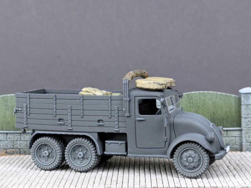 Tatra 82