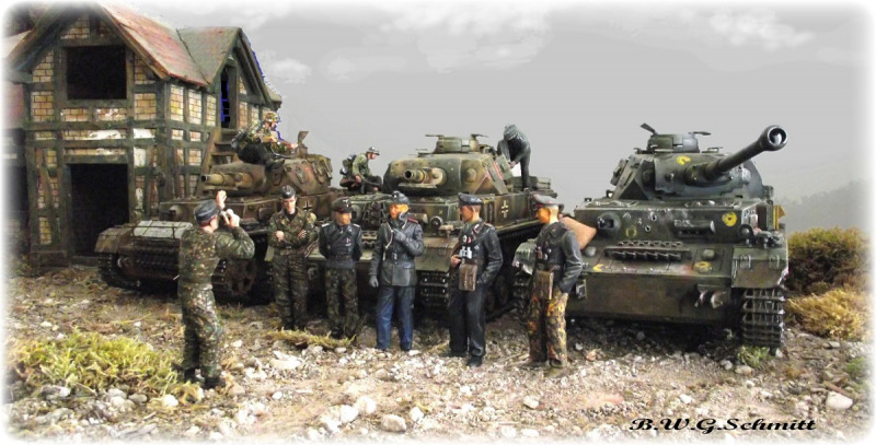 Drei Panzer IV unterschiedlichen Ausführungen beim Fototermin