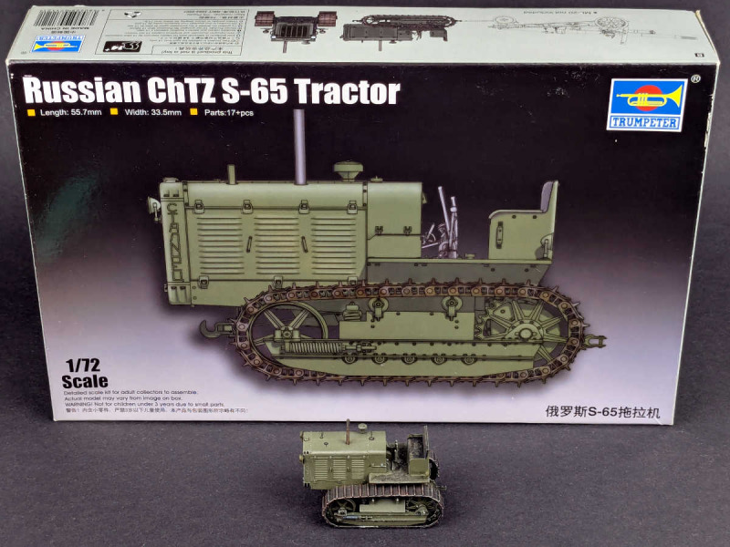 Russian ChTZ S-65 Tractor mit German 5 Tonnen Einheitsanhänger