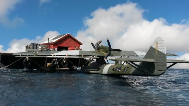 Zu sehen: Das deutsche zweimotorige Wasserflugzeug Dornier Do 18G-1 vor der norwegischen Küste.