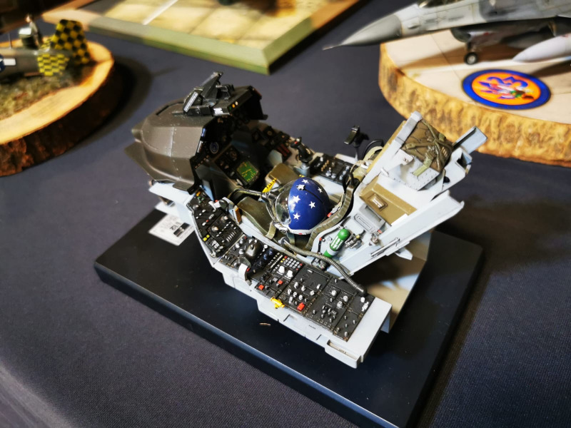 F-16 Schleudersitz, 1:12 (Esci/Italeri)