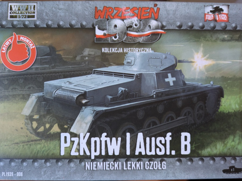 Blick auf das ansprechende 1:72 Bausatzcover des Herstellers First to fight, das auch noch ein kleines Heft beinhaltet