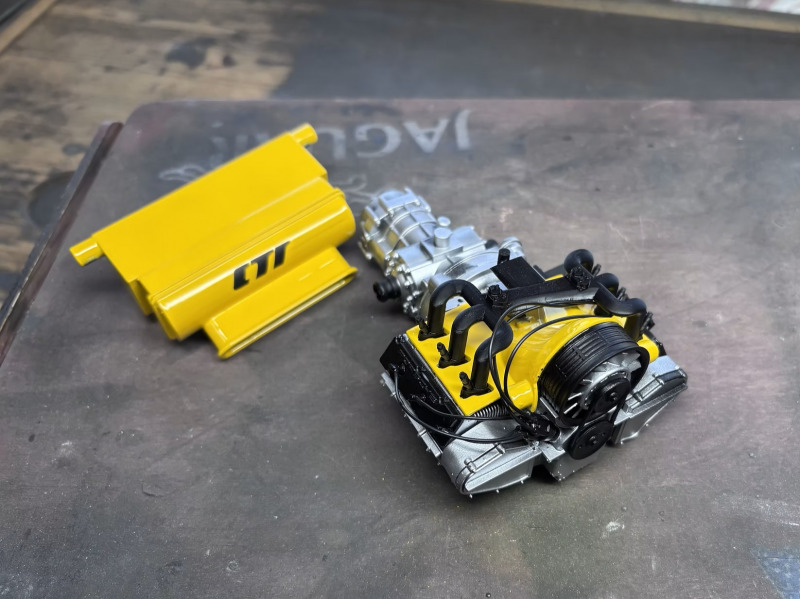 ... und der zusammengebaute Motor