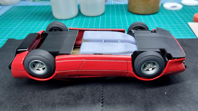 Eine Kombination aus Resindruck und Polystyrolplatten. Was nicht passt, wird passend gemacht!