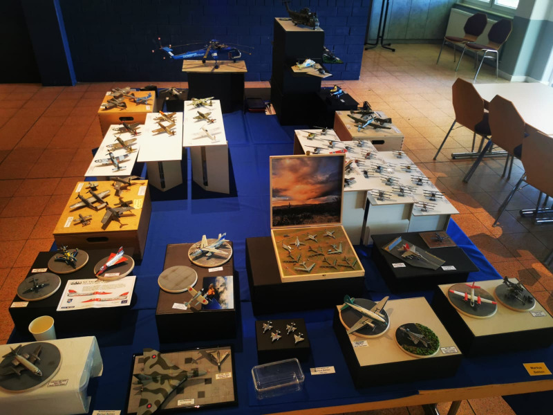 Einige PMC-Mitglieder präsentierten ihre Modelle im Vorraum der Tanzsäle. 