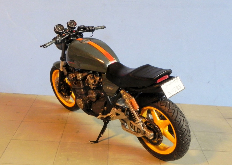 Yamaha XJR400S