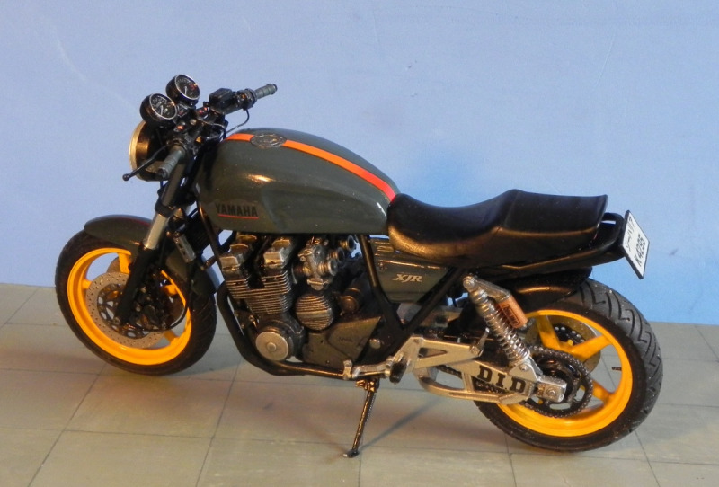 Yamaha XJR400S