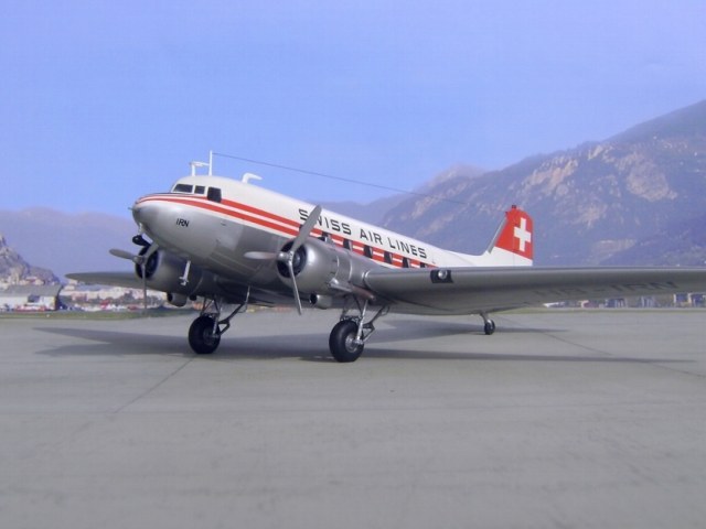 Modell Douglas DC-3 HB-IRN der Swiss Air Lines