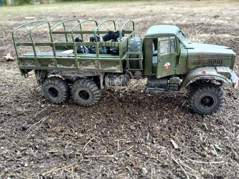Schwerer LKW 6x6 KrAZ 255 B