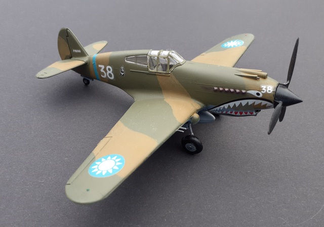 Curtiss P-40 B Tomahawk