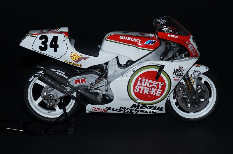 Suzuki RGV 500