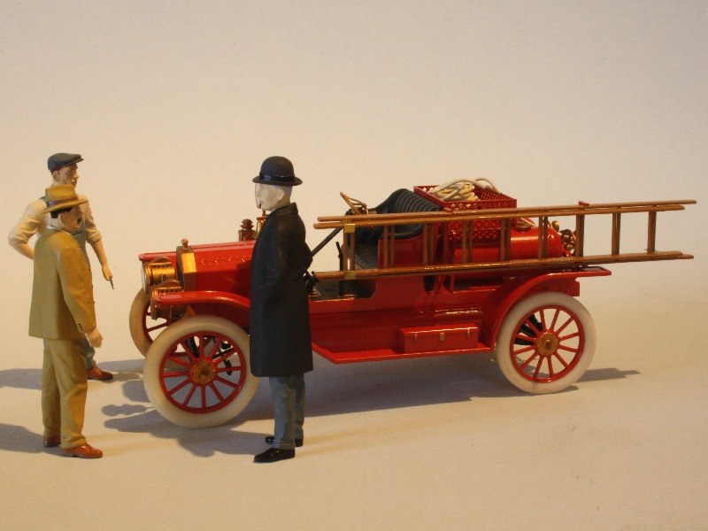 Die Figurengruppe um Henry Ford macht sich gut mit dem Fire Truck.