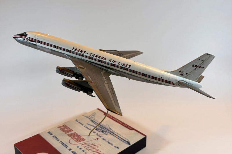 Douglas DC-8-43