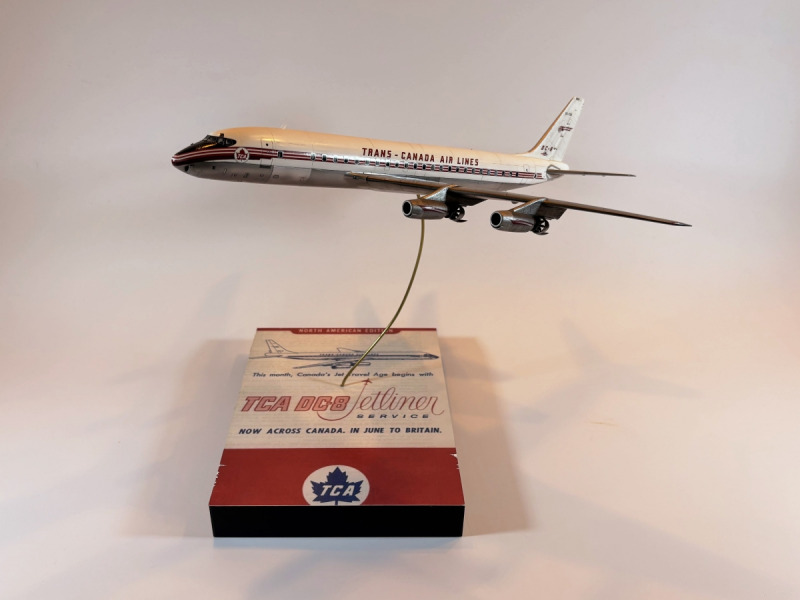 Douglas DC-8-43