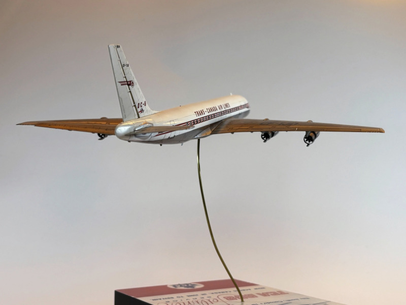 Douglas DC-8-43