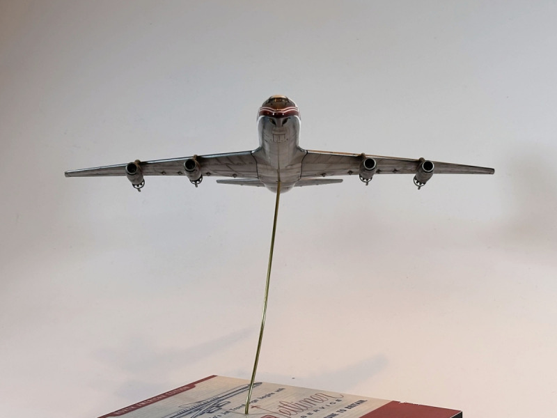 Douglas DC-8-43