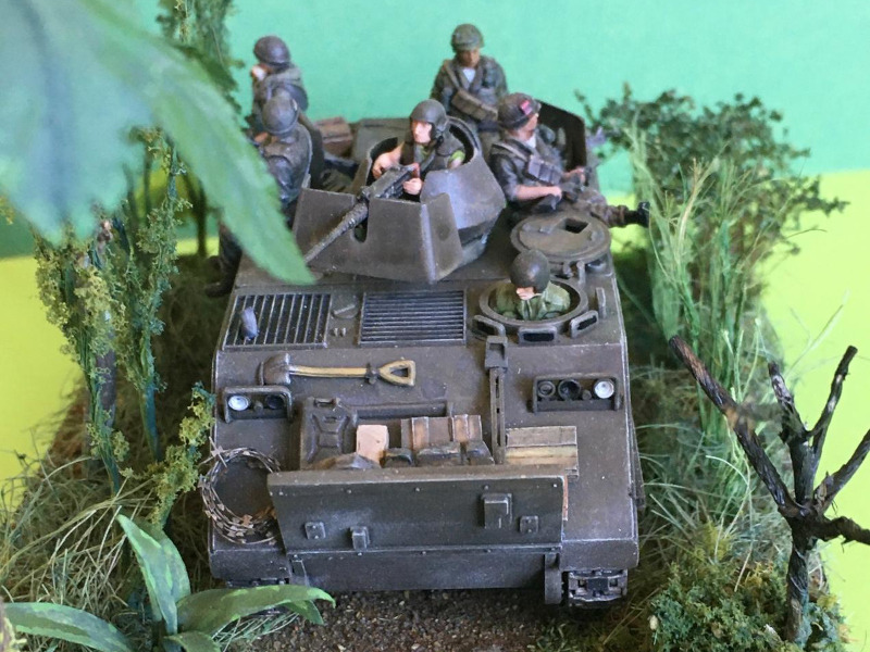 M113