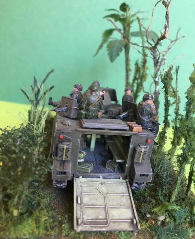 M113