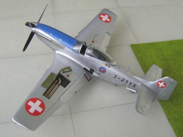 Modell Schweizer Version P-51D J-2113.