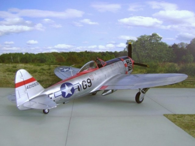 Republic P-47D-28-RE Thunderbolt
