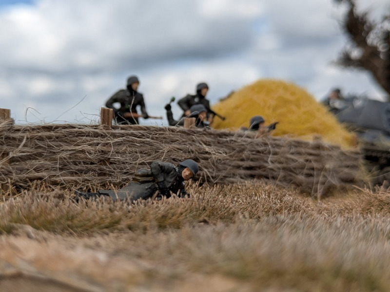Die 1:72 Figuren stammen von Zvezda und von Plastic Soldier