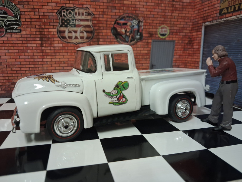 56er Ford F-100 Pick-Up