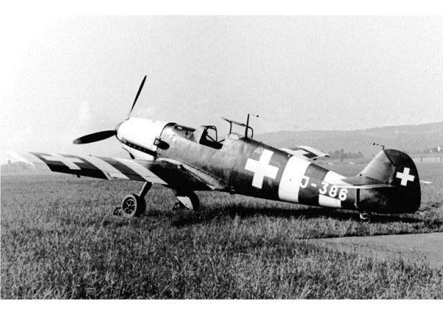Messerschmitt Me-109 E-3 J-386 mit der Neutralitätsbemalung