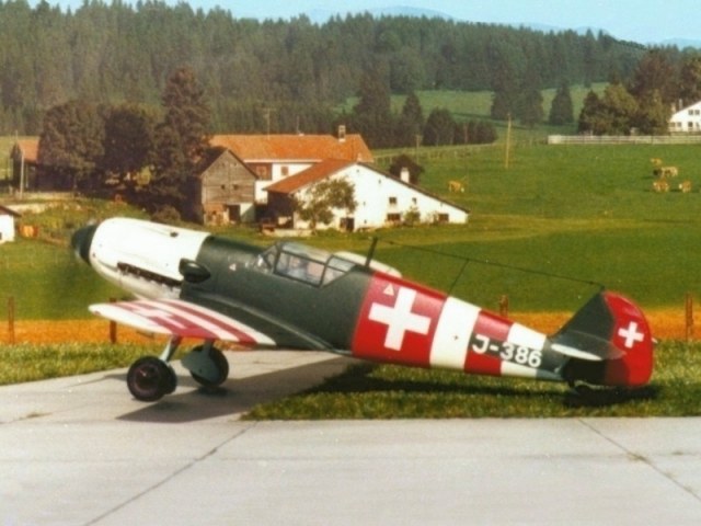 Modell Me-109 E-3 mit Pilotfigur vom Bausatz