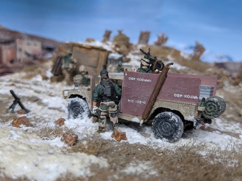 Das Diorama zeigt eine US Ranger-Einheit, die gegnerische Möserstellungen ausheben soll