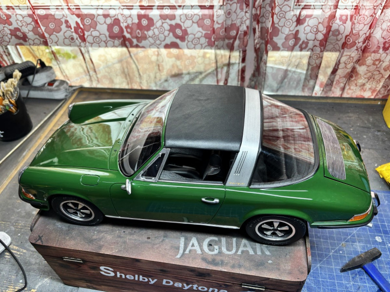 Porsche 911 Targa 2.4 (Ölklappe)
